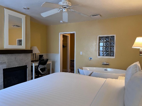 Monterey Bay Lodge image 4